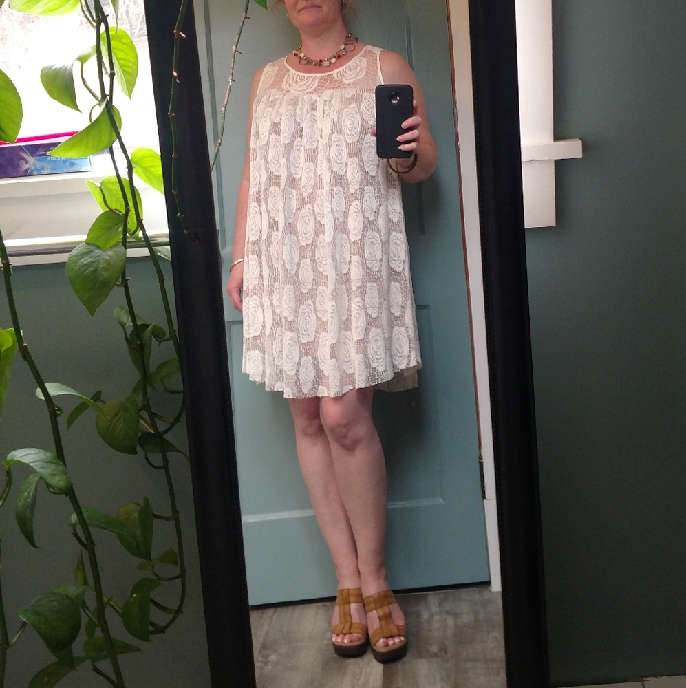 💜Host Pick💜 Umgee White floral lace dress - Picture 1 of 8